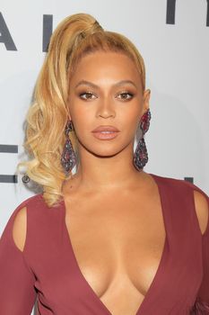 24332901_Beyonce_attends_TIDAL_X1020_Amp