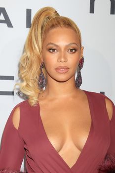 24332903_Beyonce_attends_TIDAL_X1020_Amp