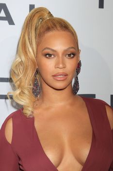 24332908_Beyonce_attends_TIDAL_X1020_Amp
