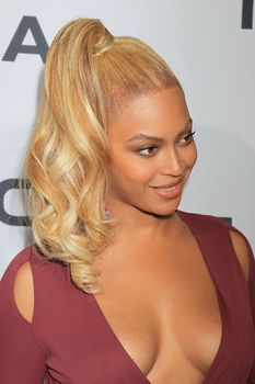 24332911_Beyonce_attends_TIDAL_X1020_Amp