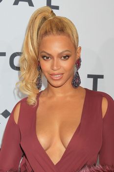 24332925_Beyonce_attends_TIDAL_X1020_Amp