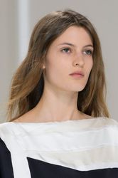 24345953_hermes-beauty-louise_lefebure.j