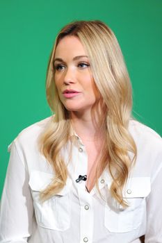 24395955_Katrina_Bowden_visits_On_Good_D