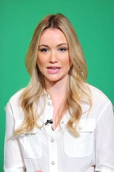 24395959_Katrina_Bowden_visits_On_Good_D