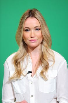 24395960_Katrina_Bowden_visits_On_Good_D