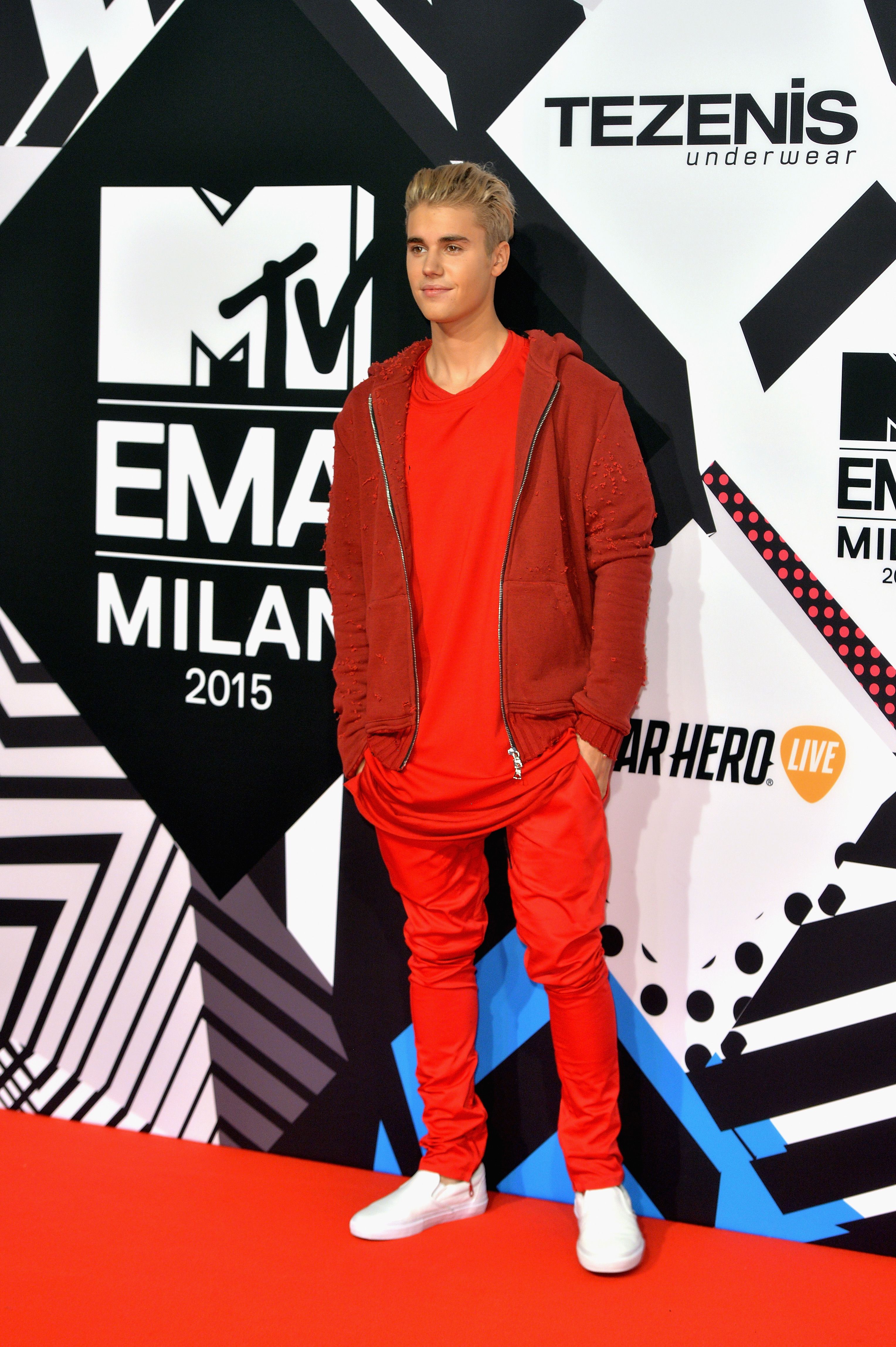 Justin Bieber attends the MTV EMAs 2015 22