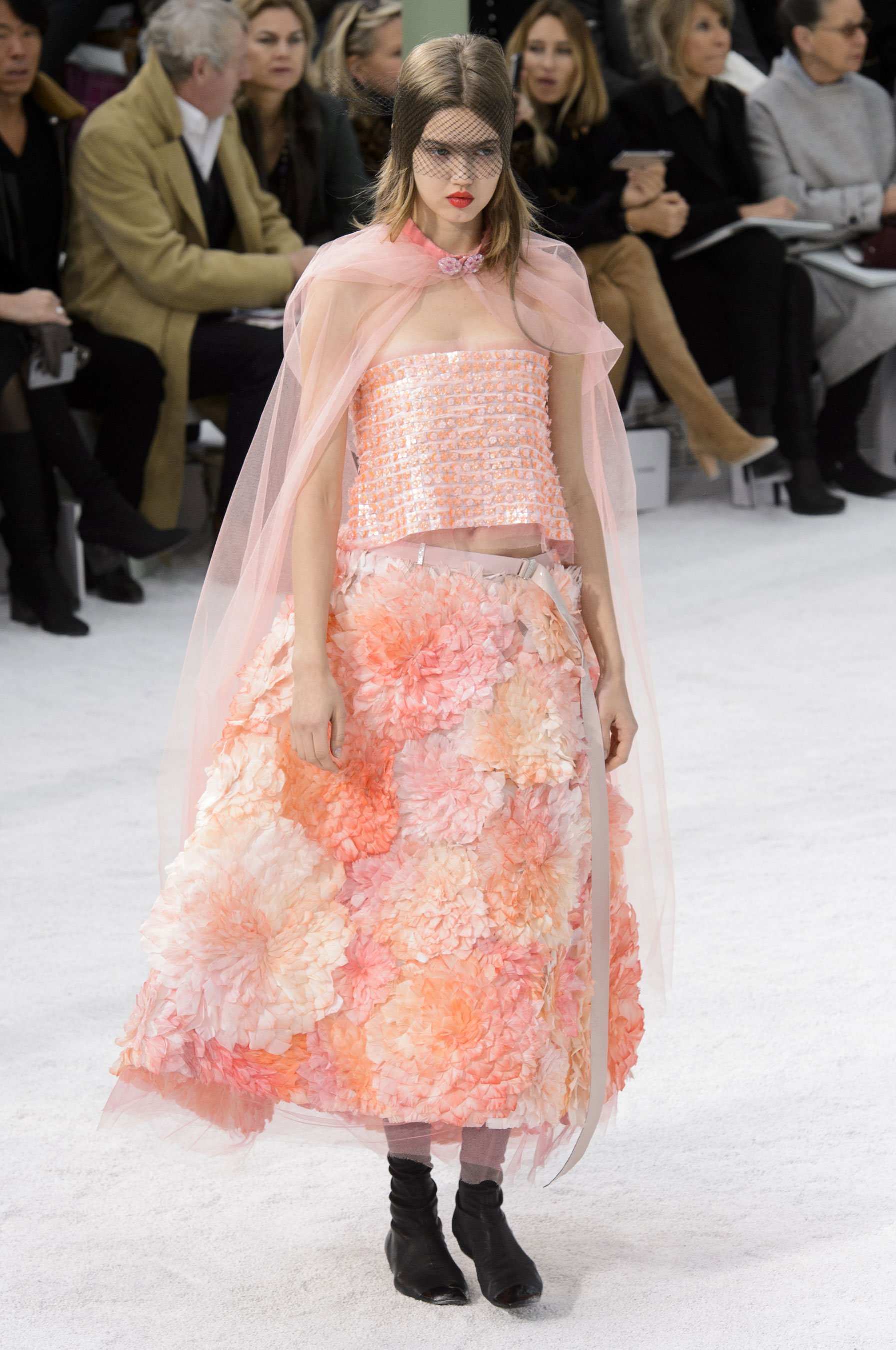 chanel haute couture spring 2015 pfw 68 lindsey