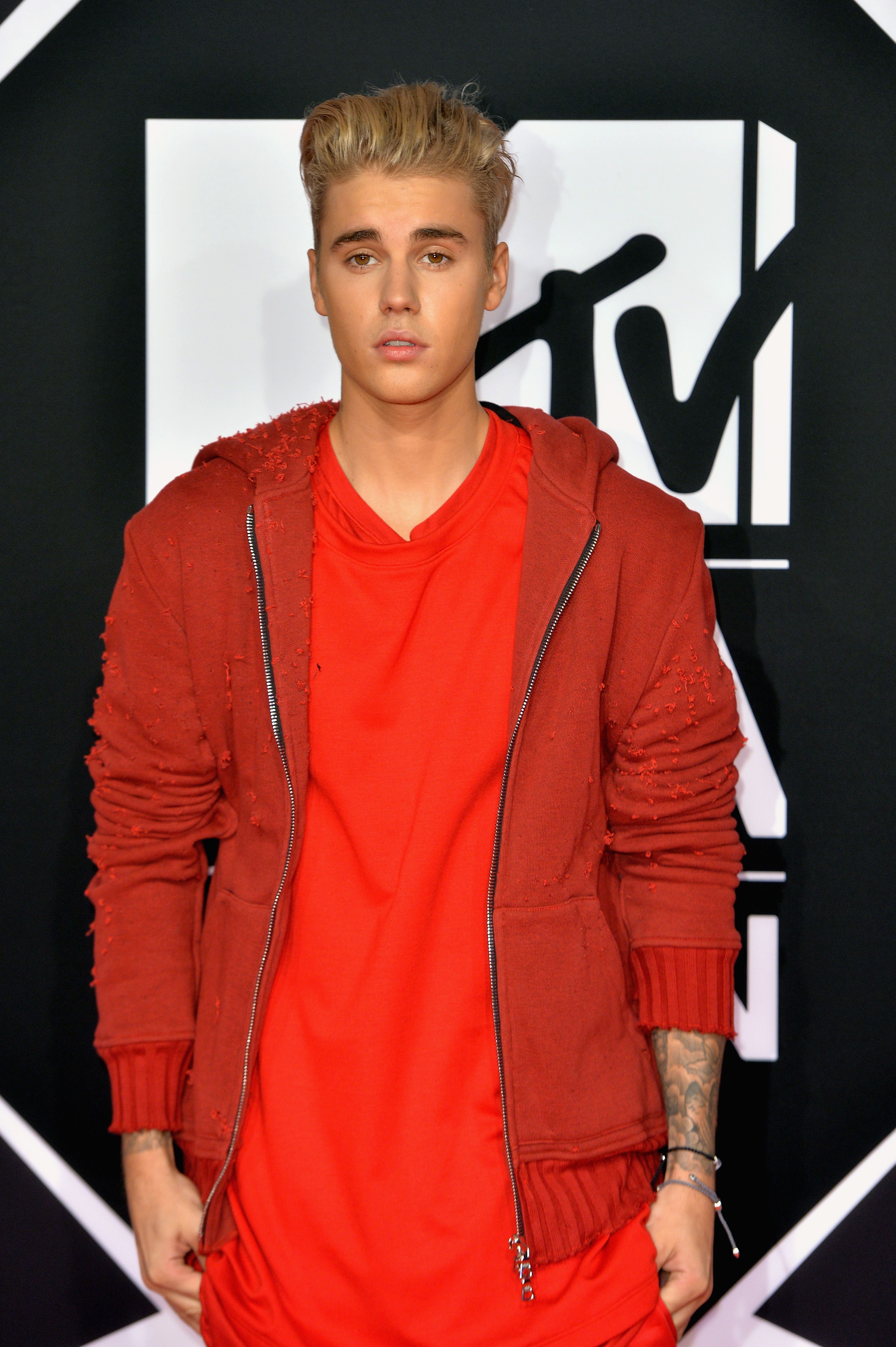 Justin Bieber attends the MTV EMAs 2015 28