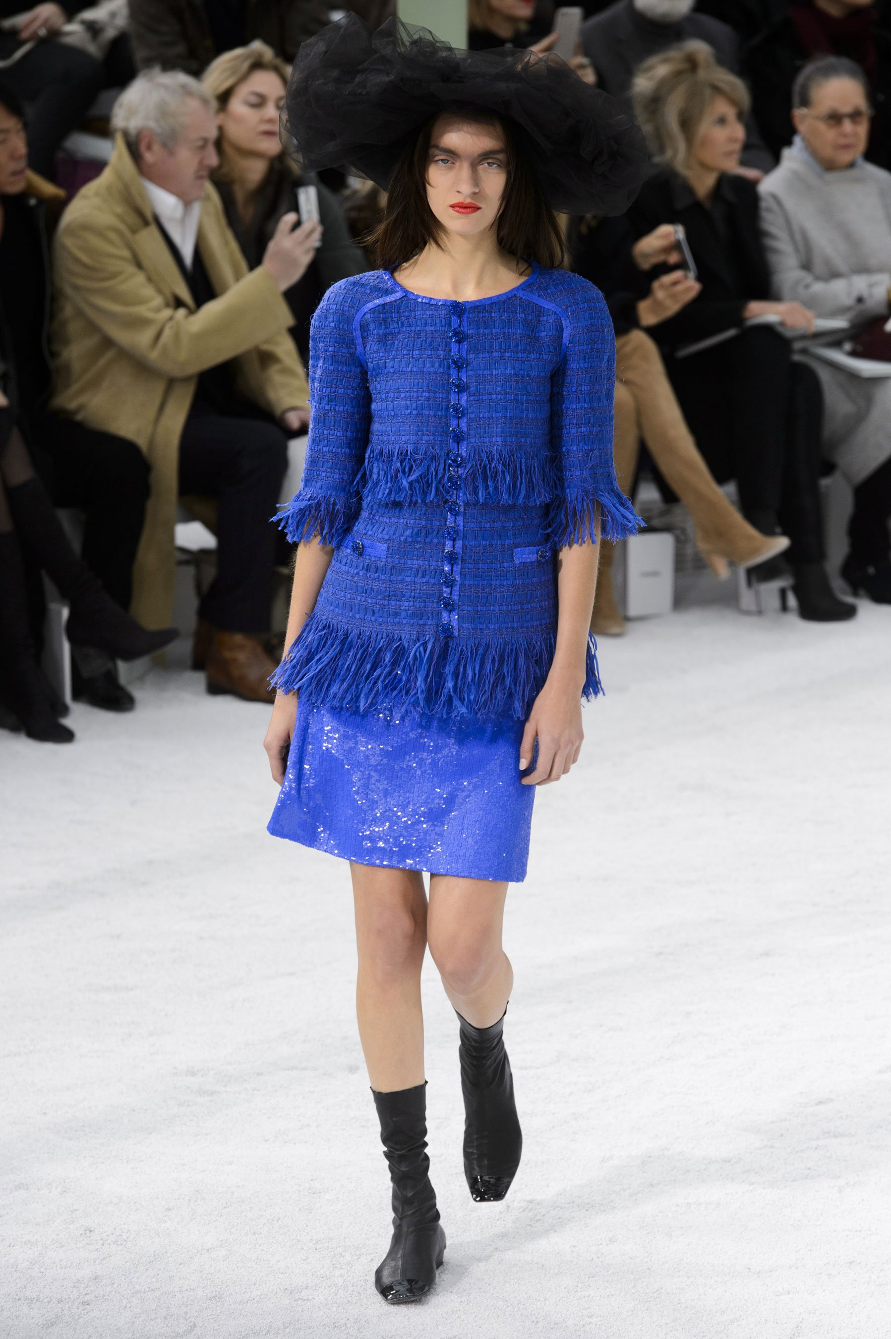 chanel haute couture spring 2015 pfw 9 magda