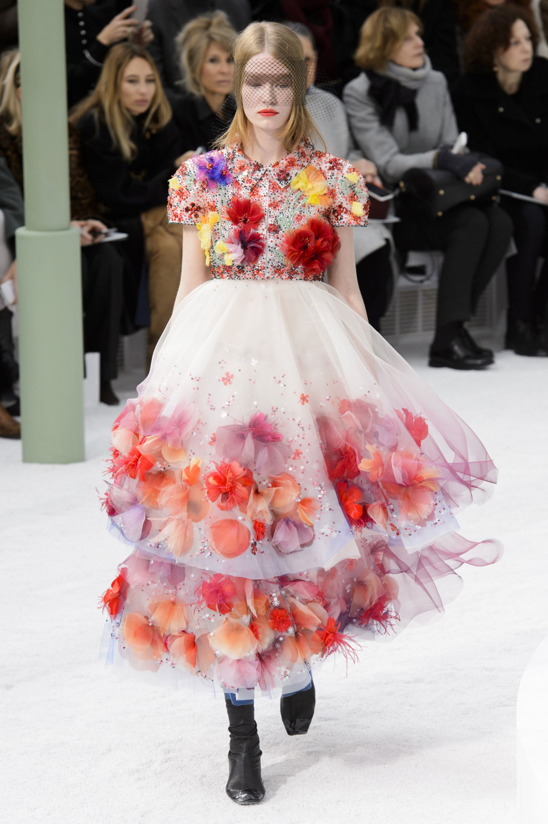 chanel haute couture spring 2015 pfw 48 hollie