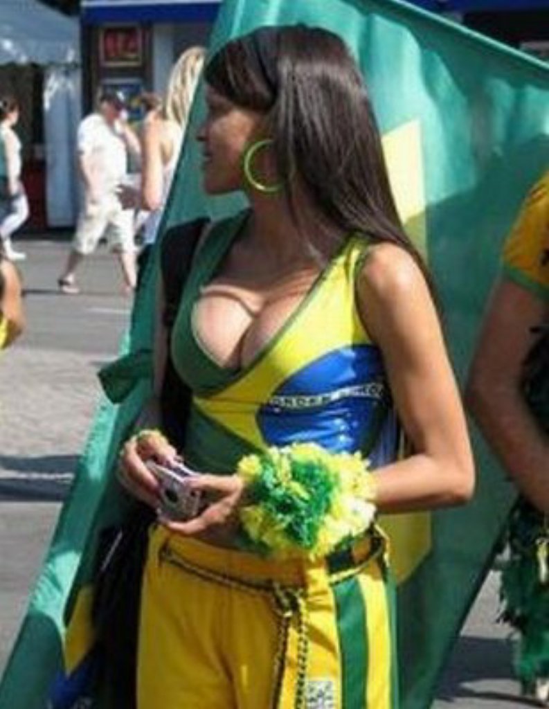 11859 2010 world cup babes 184 123 140 lo