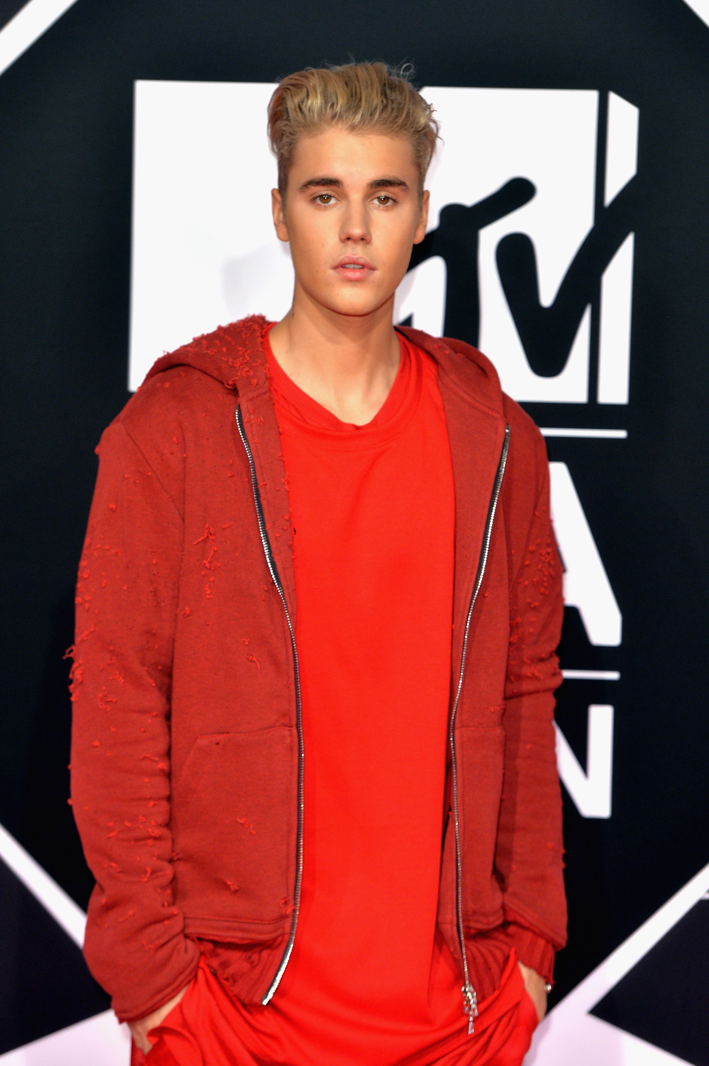 Justin Bieber attends the MTV EMAs 2015 14