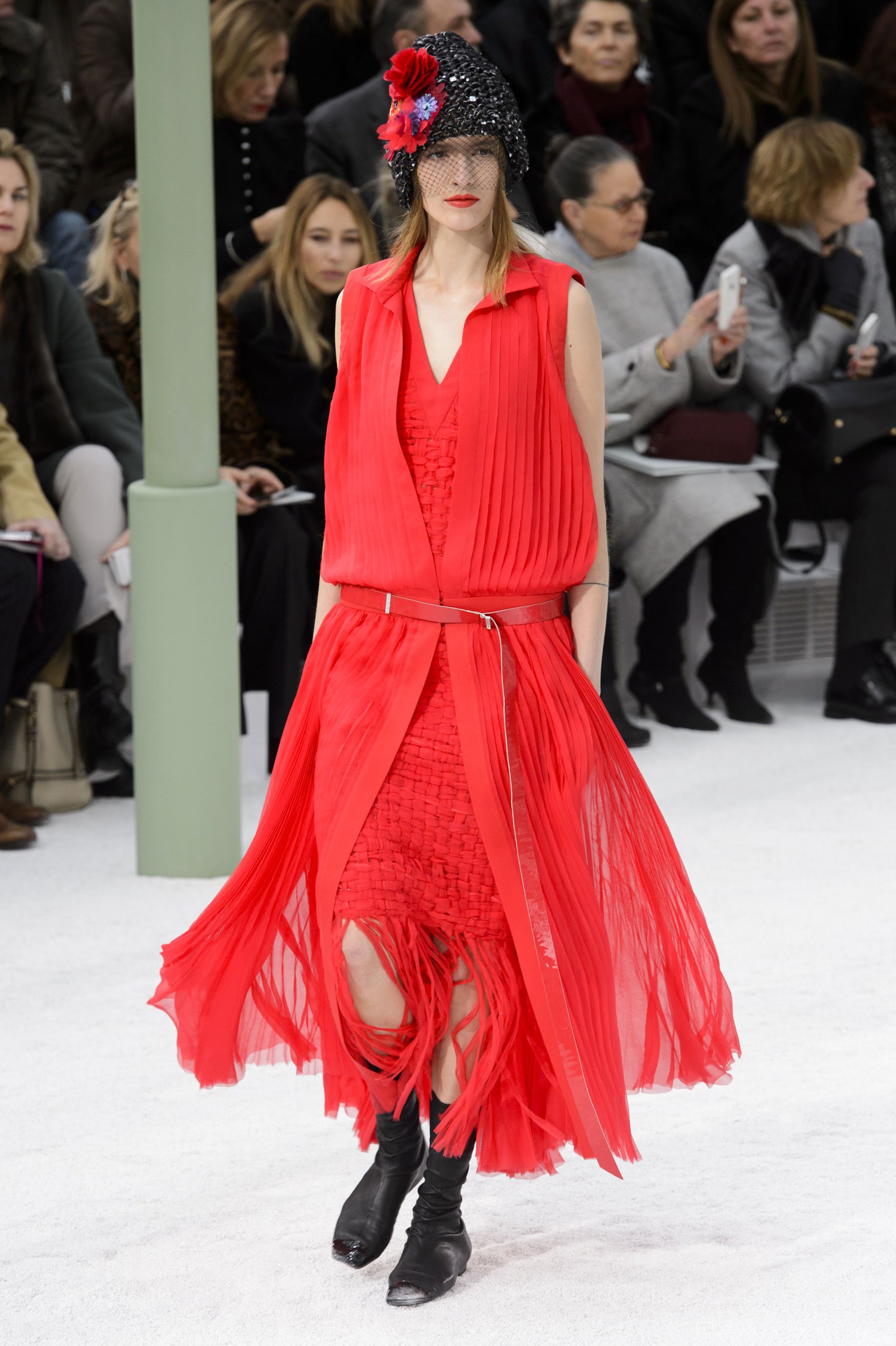 chanel haute couture spring 2015 pfw 33 emma